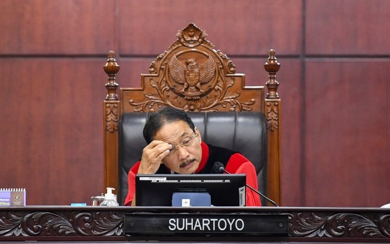 Ketua%20MK%20Suhartoyo